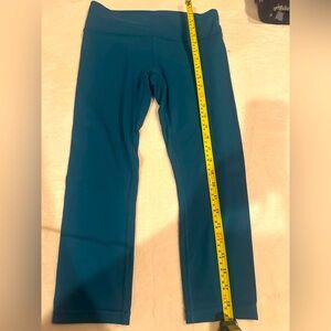 Athleta cropped leggings size M